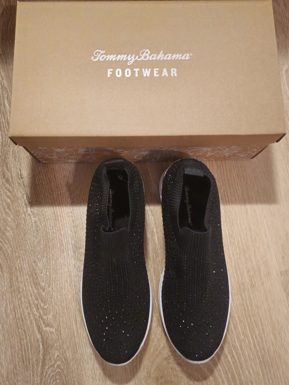 Tommy Bahama Black Slip-On Sneaker with Silver Heel Accent Size 6.5